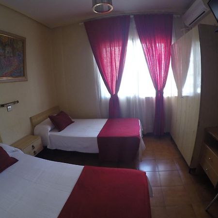Hostal Suarez Madrid Extérieur photo
