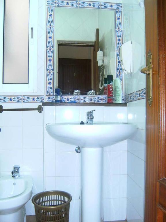 Hostal Suarez Madrid Chambre photo