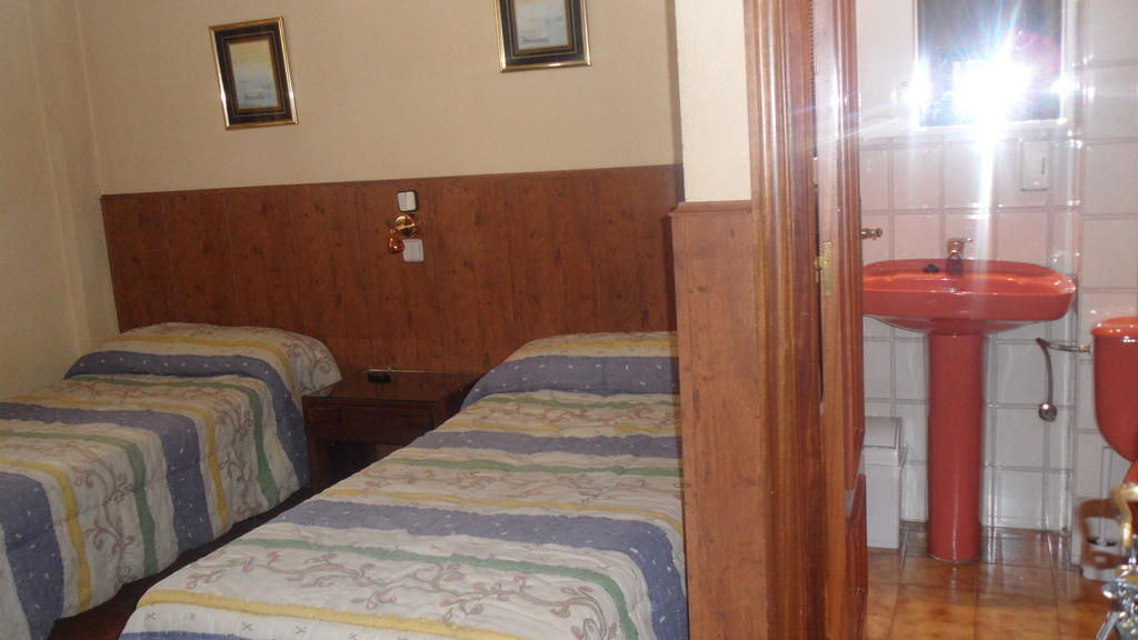 Hostal Suarez Madrid Chambre photo