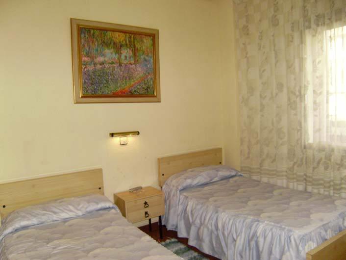 Hostal Suarez Madrid Chambre photo