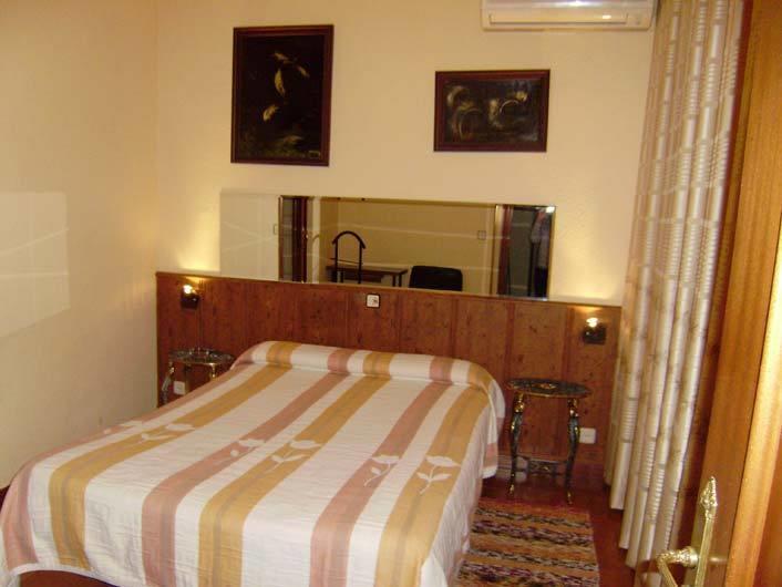 Hostal Suarez Madrid Chambre photo