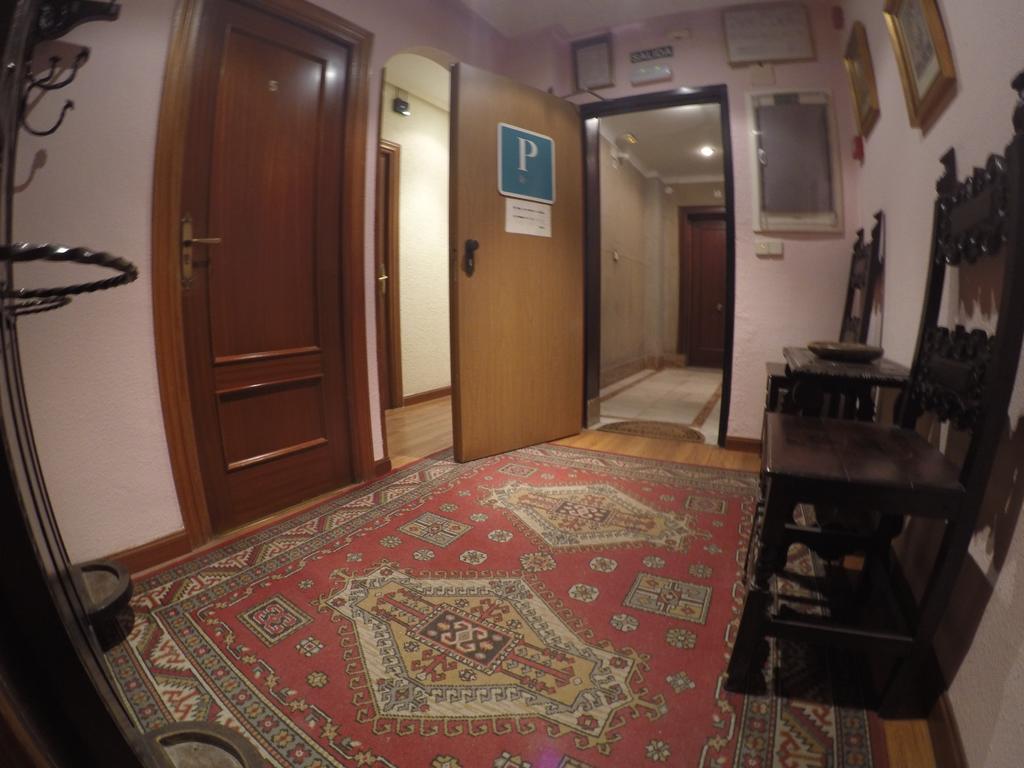 Hostal Suarez Madrid Extérieur photo
